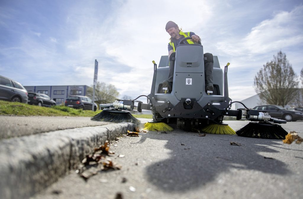 floor cleaning machines